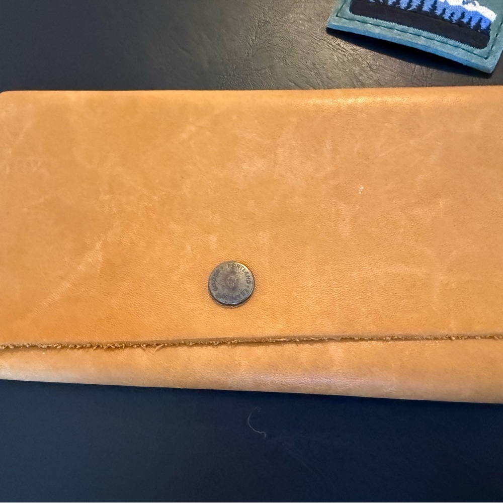 6! Portland Leather Goods collection - Picture 6 of 9